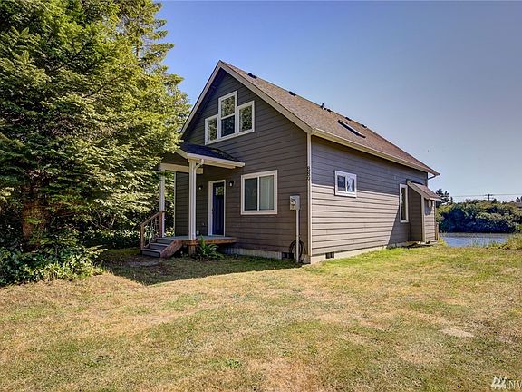 3rd image of 889 Albion Ave SE