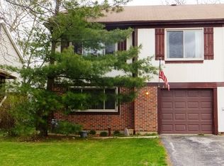 2094 Windward Ln, Hanover Park, IL