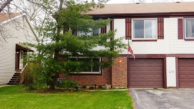 2094 Windward Ln photo 1