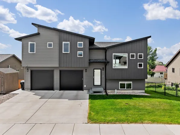 3213 New England St, Rapid City, SD 57701