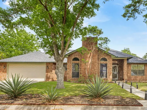 213 HILLTOP DR, Seguin, TX 78155