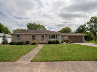 206 Montgomery Cir, Carmi, IL 62821