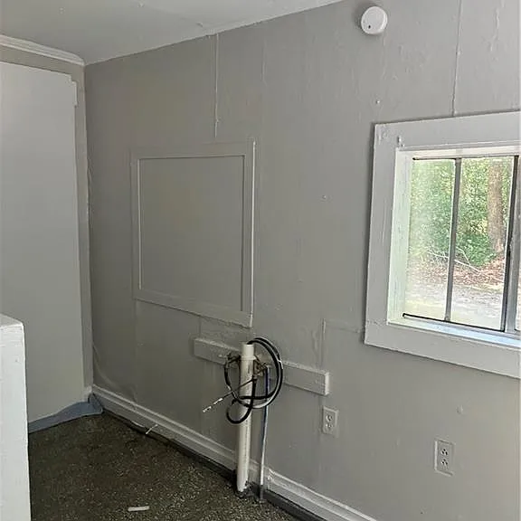 2850 Edgewood St — Photo 7
