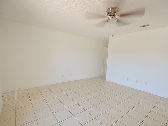 5th image of 1917 Fullerton Ave