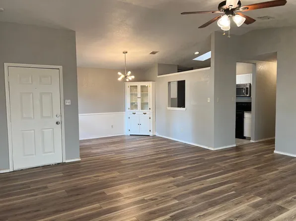 759 Meadowcreek Ct, Garland, TX 75043