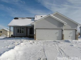 201 Pheasant Run Dr, Montrose, MN 55363