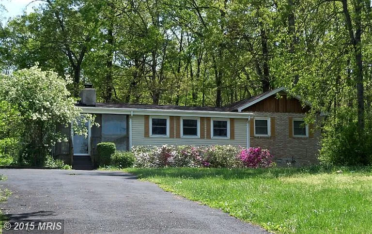 6494 Howellsville Rd photo 1