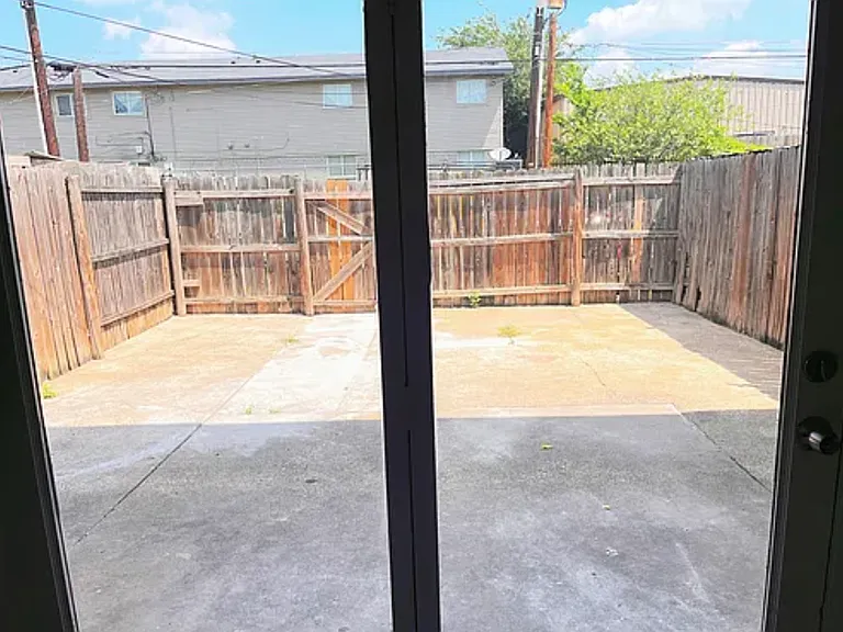 2446 Doreen St — Photo 11