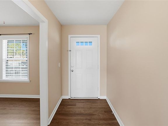 3rd image of 117 Pine Ridge Dr