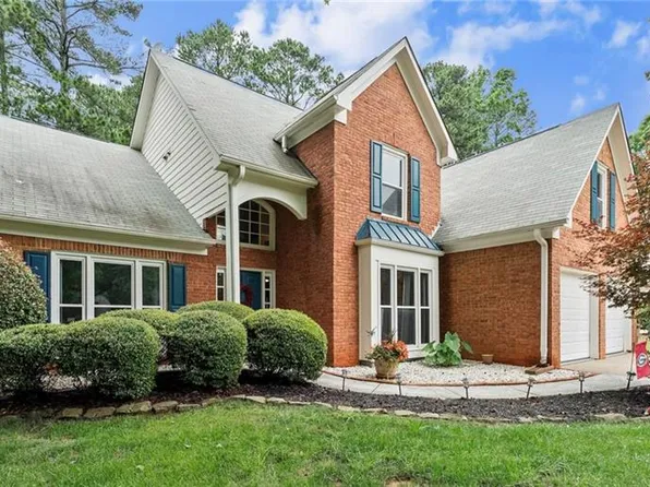1340 Gran Forest Dr, Cumming, GA 30041