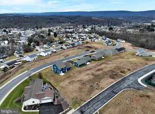 84 Woodland Vista Dr, Pine Grove, PA 17963