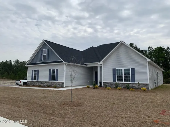 99 Twisted Vine Boulevard, Jacksonville, NC 28546