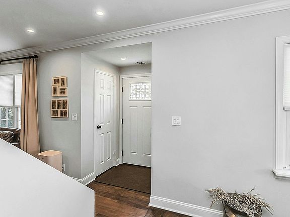 4th image of 2337 205th St
