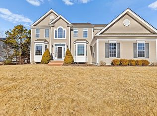 550 Raymond Rd, Plymouth, MA 02360