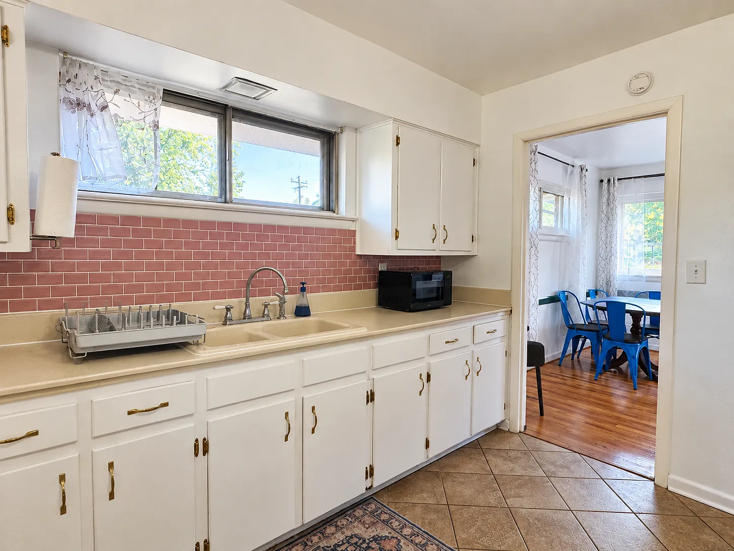 3 bed, 1000 sqft, $2,200 — Photo 4