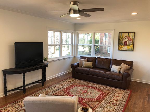 5th image of 735 Stewart Ave