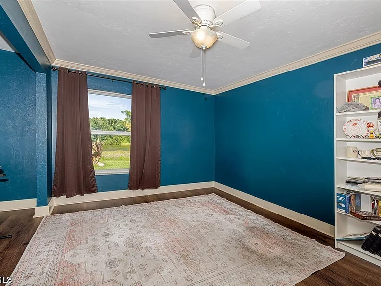 2507 Lakeview Dr — Photo 24