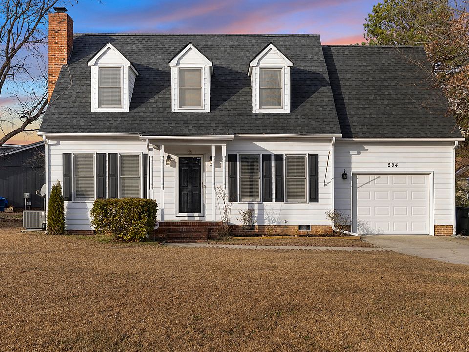 1st image of 204 Rainham Ct