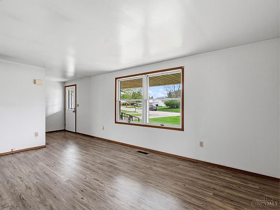 5th image of 47 Lawnview Dr