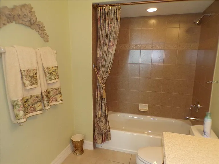 101 N Marion Ct #114 — Photo 28
