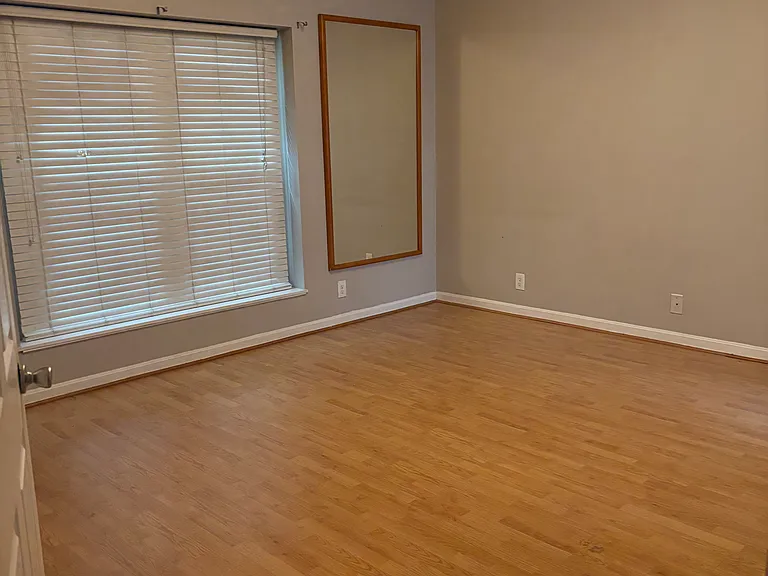410 Washburn Ave — Photo 4