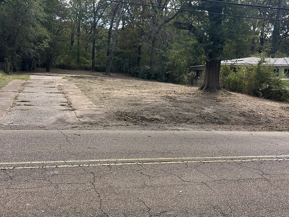 1st image of 2944 Oak Forest Dr