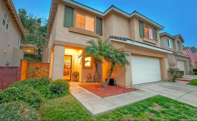 3 bed, 2.5 bath, 1514 sqft, $4,300 — Photo 1