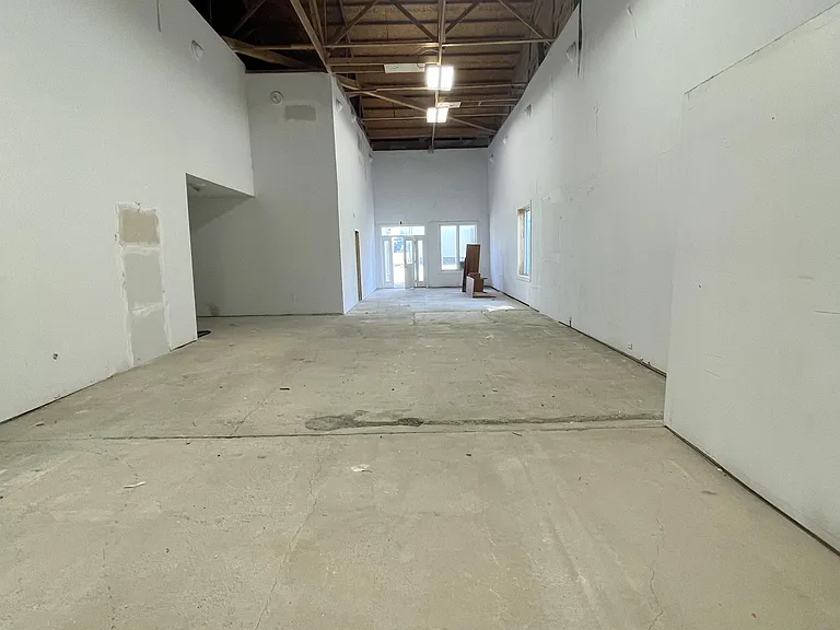1611 W Maryland St #4 — Photo 4
