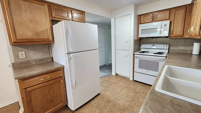 4810 Orchard Ave — Photo 8