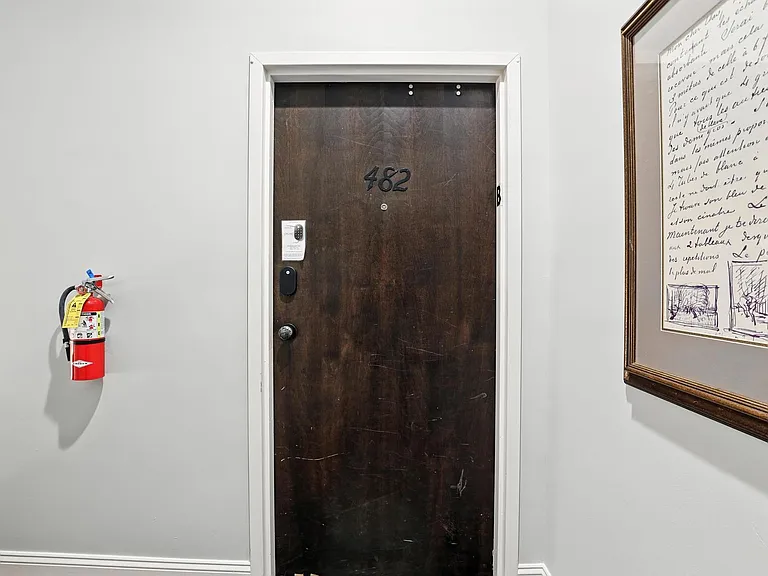 492 N Thomas St — Photo 37
