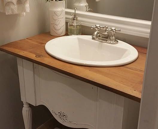 Main 1/2 bath