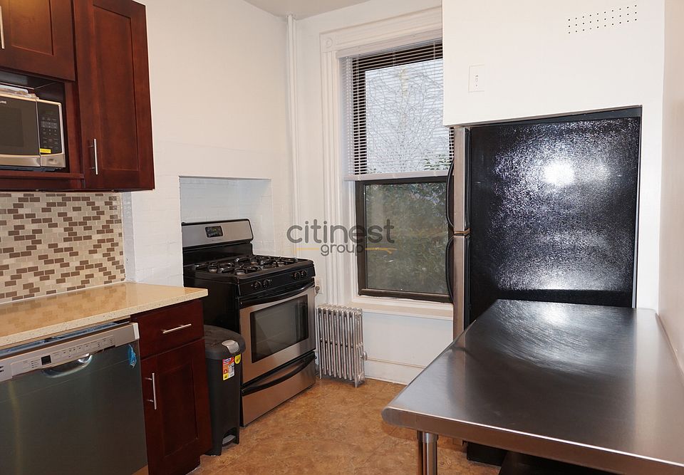 1st image of 157 7th Ave #B3