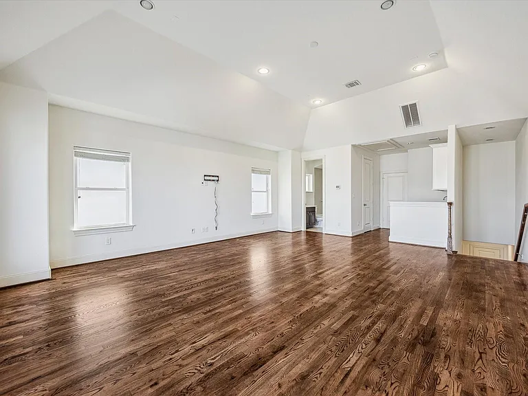 1407 Knox St — Photo 21
