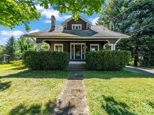 7623 Hamilton St, Williamson, NY 14589