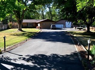 220 Willow Creek Ln, Grants Pass, OR
