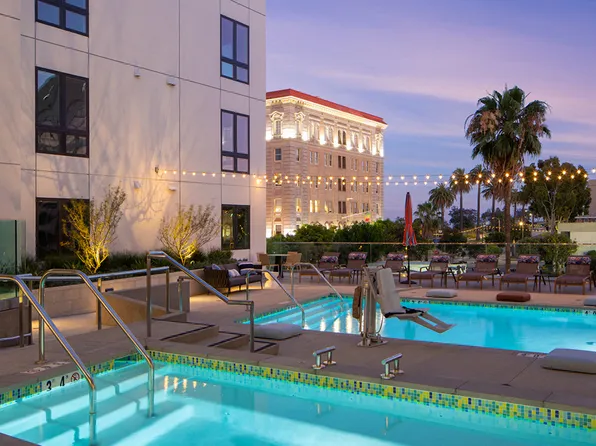 550 Harborfront
