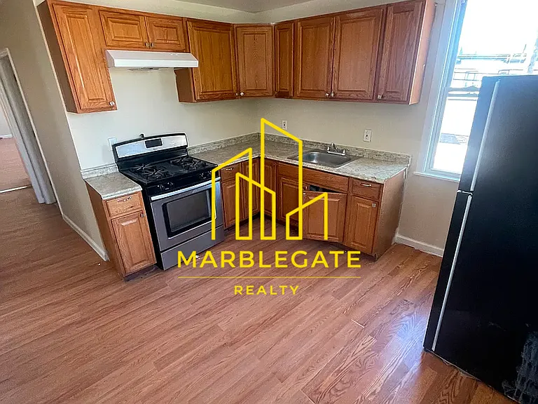 335 Myrtle Ave #22 — Photo 1