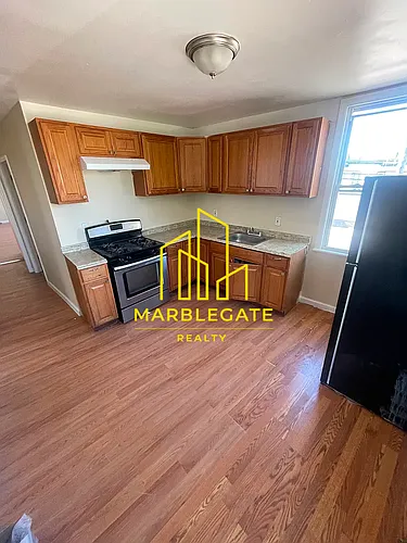 335 Myrtle Ave Photo 1