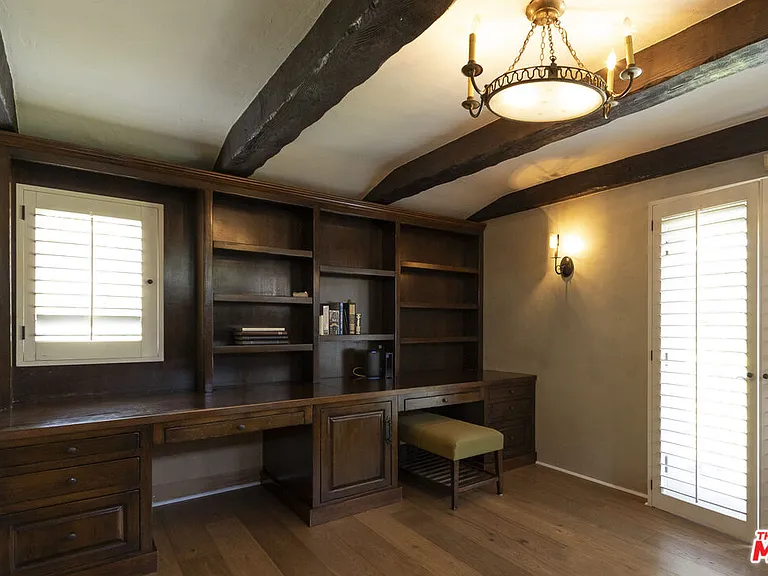 1407 N Beverly Dr — Photo 44