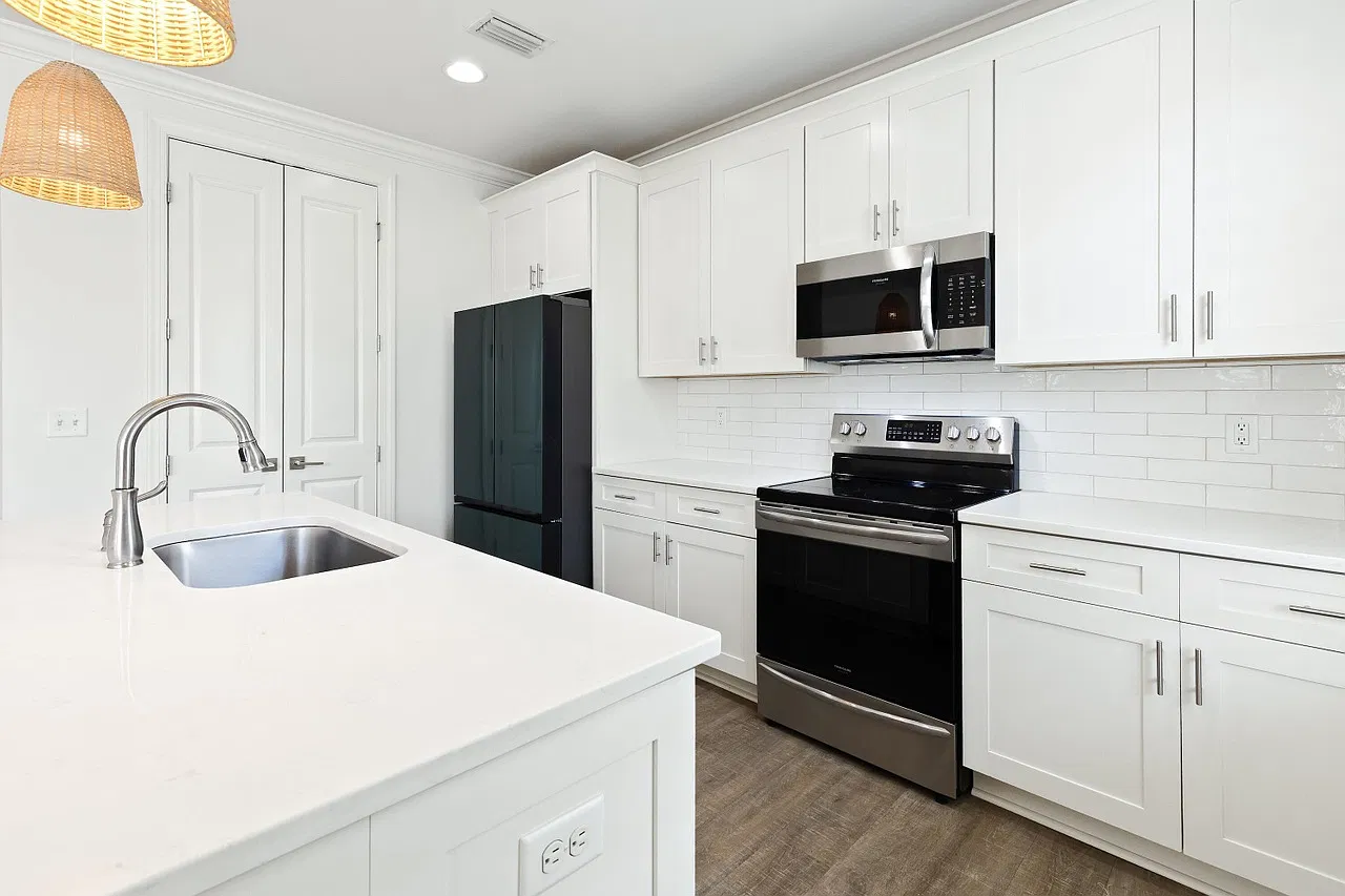 4 bed, 3.5 bath, 2367 sqft, $3,200 — Photo 4