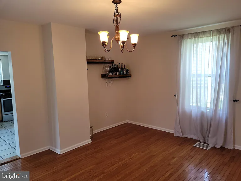 505 Apple St — Photo 9