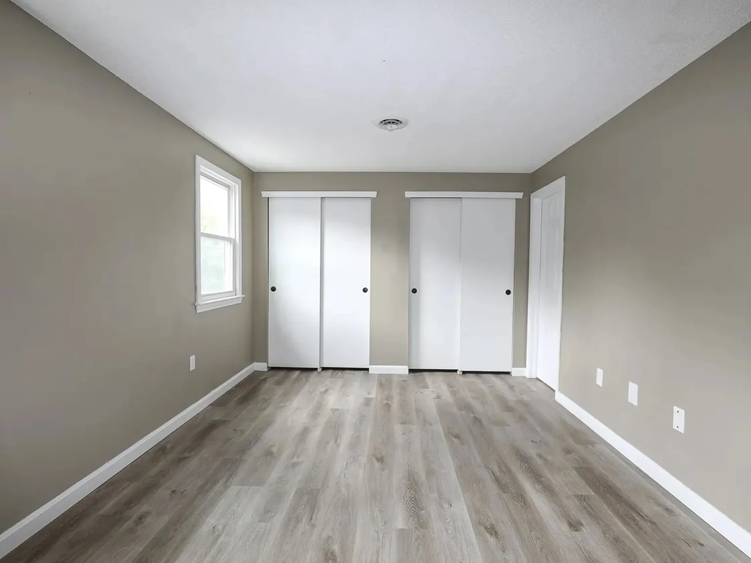 2 bed, 1.5 bath, 1268 sqft, $2,700 — Photo 4