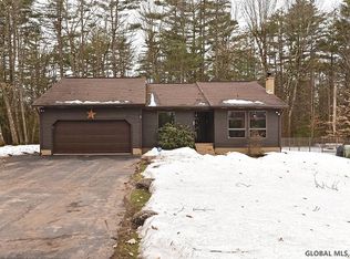 29 Surrey Rd, Corinth, NY 12822