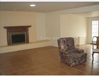 4th image of 2713 Burton Ave
