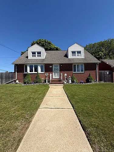 297 N Syracuse Ave Photo 1