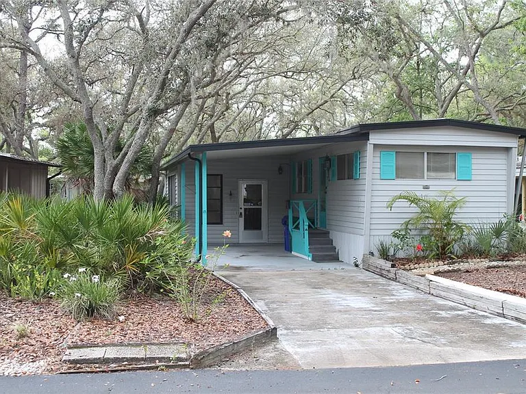 641 W Plantation Blvd — Photo 1
