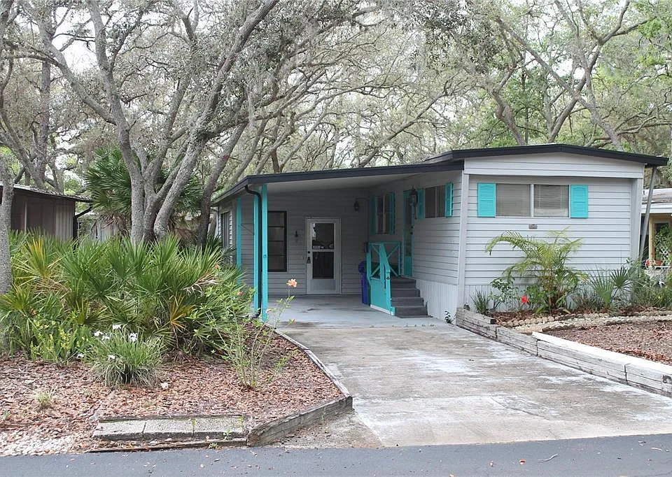 641 W Plantation Blvd