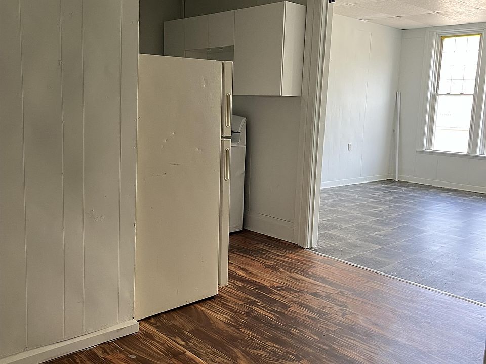 1st image of 212-218 E 2nd St #11226025