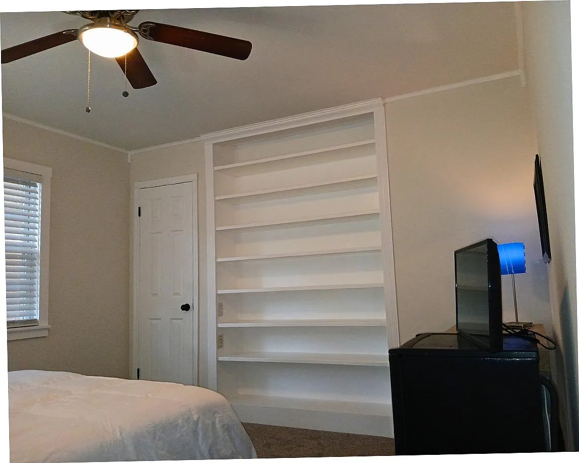 4 bed, 2.0 bath, 1870 sqft, $901 — Photo 2