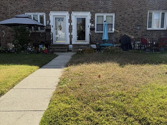 3rd image of 422 Rively Ave